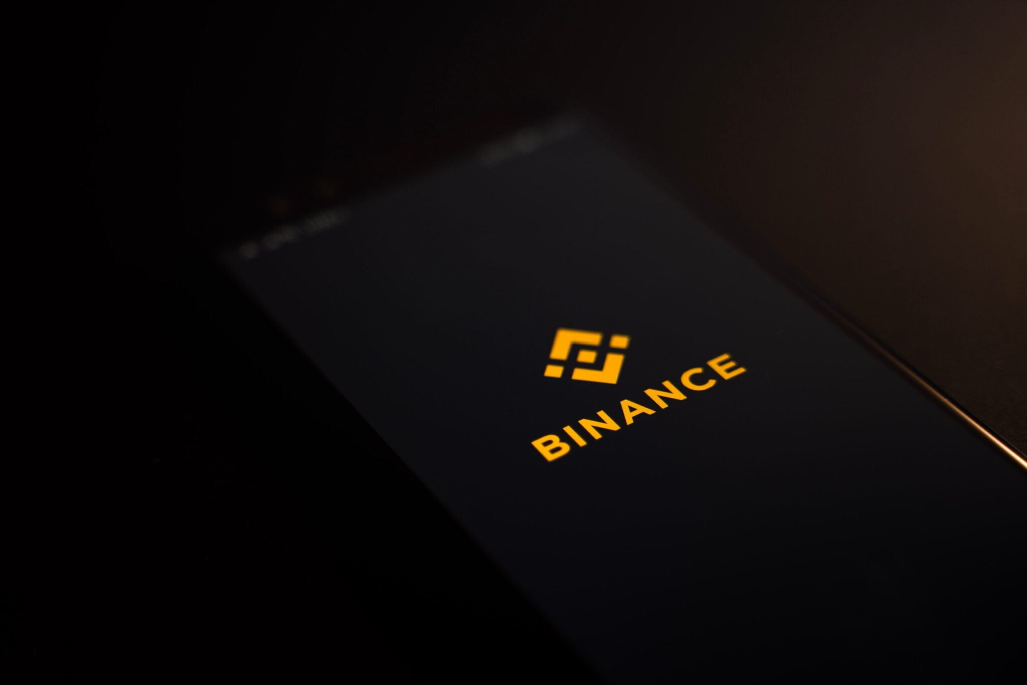 Binance logo to represent Binance and Polkadot's collaboration