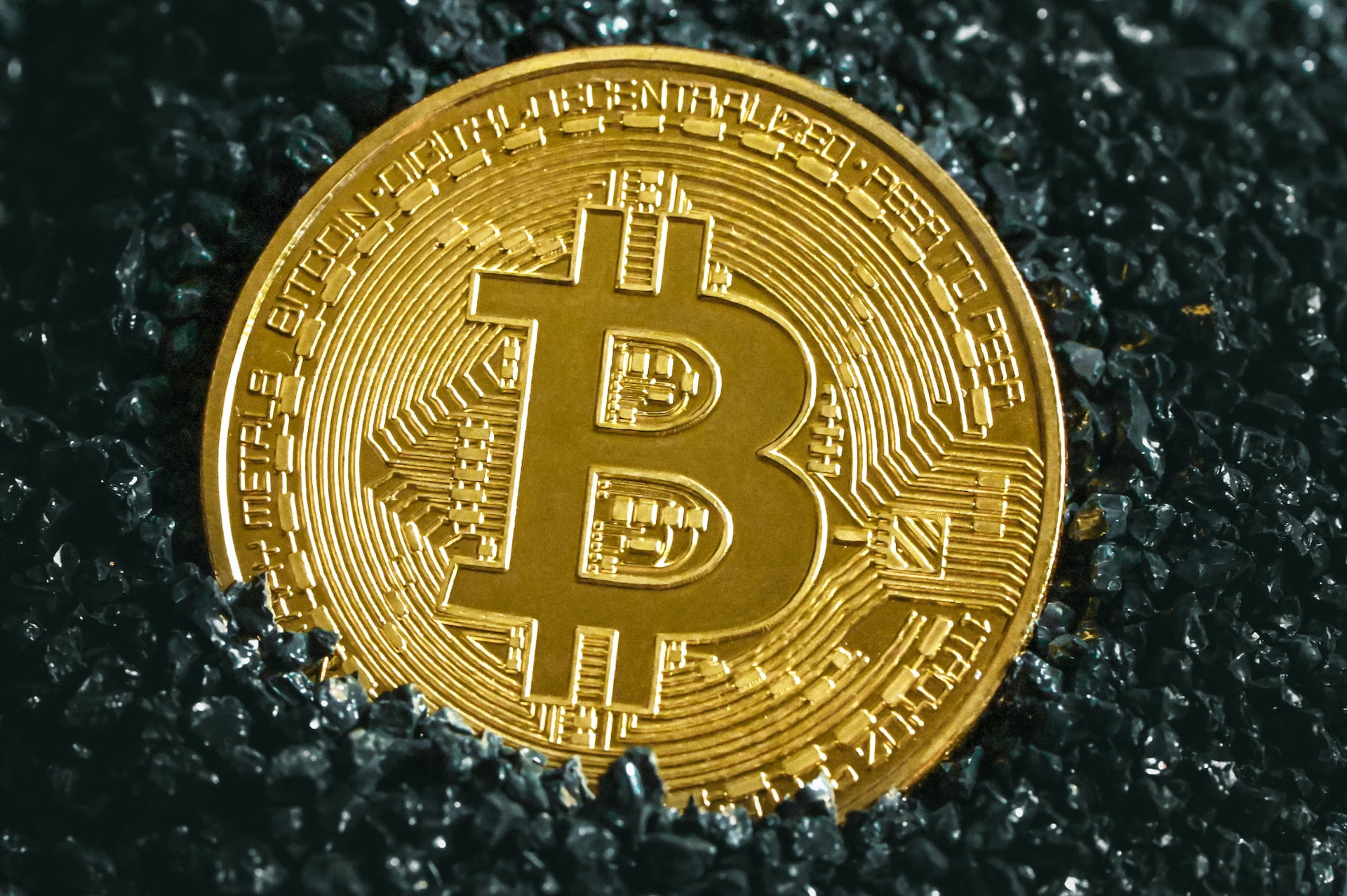 Dormant Bitcoin Wallet Moves $30M After 11-Year Slumber: Mysterious Awakening